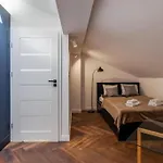 Close-Central Warsaw Apartment - Great Location- Praga Polnoc - 18 People -Marcinkowskiego