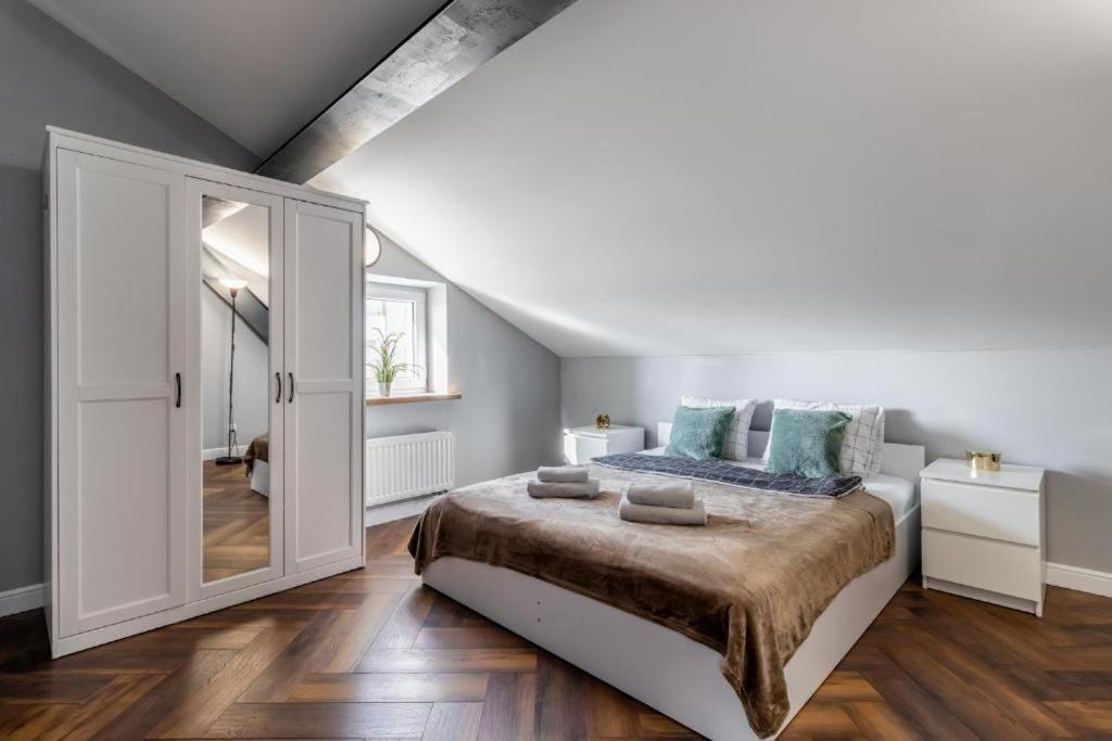 - Great Location- Praga Polnoc - 18 People -marcinkowskiego * Warszawa