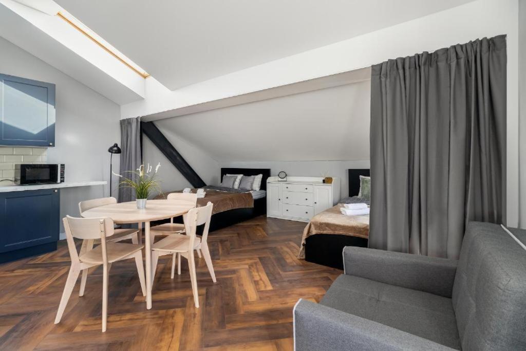 - Great Location- Praga Polnoc - 18 People -marcinkowskiego Warszawa