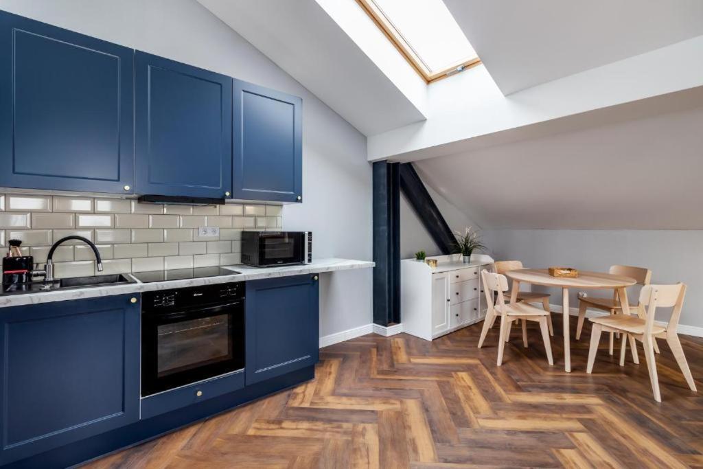 - Great Location- Praga Polnoc - 18 People -marcinkowskiego Apartament *