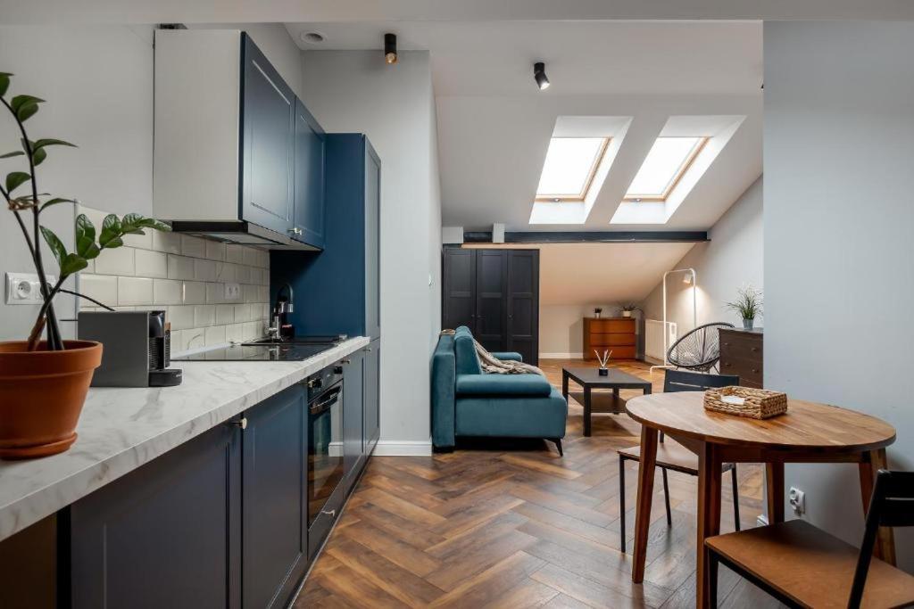 - Great Location- Praga Polnoc - 18 People -marcinkowskiego * Warszawa